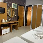 Hotel Serenity