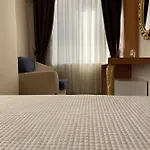 Hotel Serenity