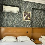Hotel Serenity